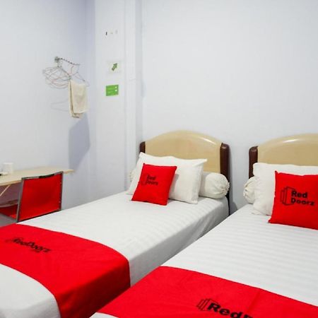 Reddoorz @ Hotel Bravo Pantai Kamali Bau Bau Baubau Exteriör bild