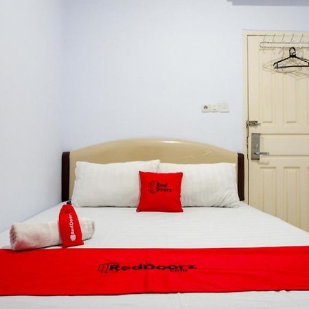 Reddoorz @ Hotel Bravo Pantai Kamali Bau Bau Baubau Exteriör bild