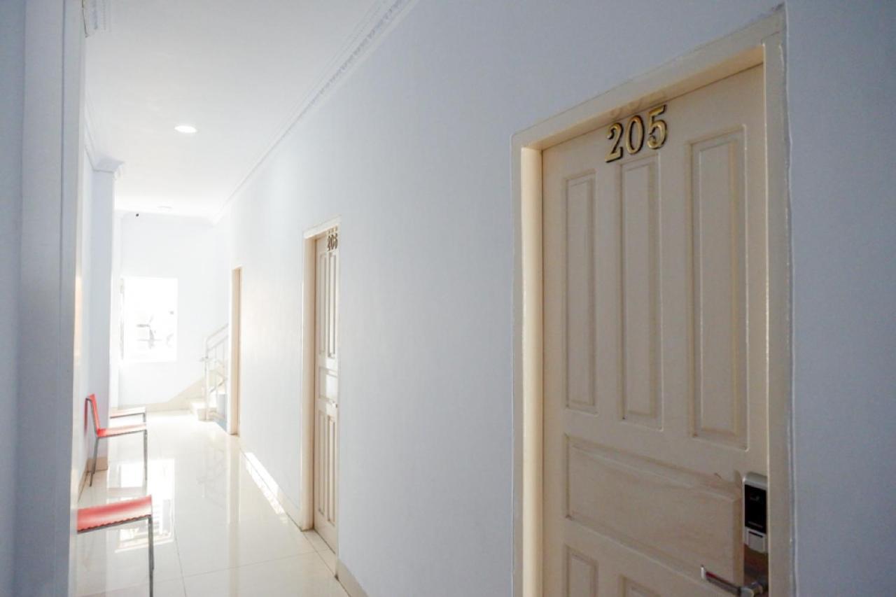 Reddoorz @ Hotel Bravo Pantai Kamali Bau Bau Baubau Exteriör bild