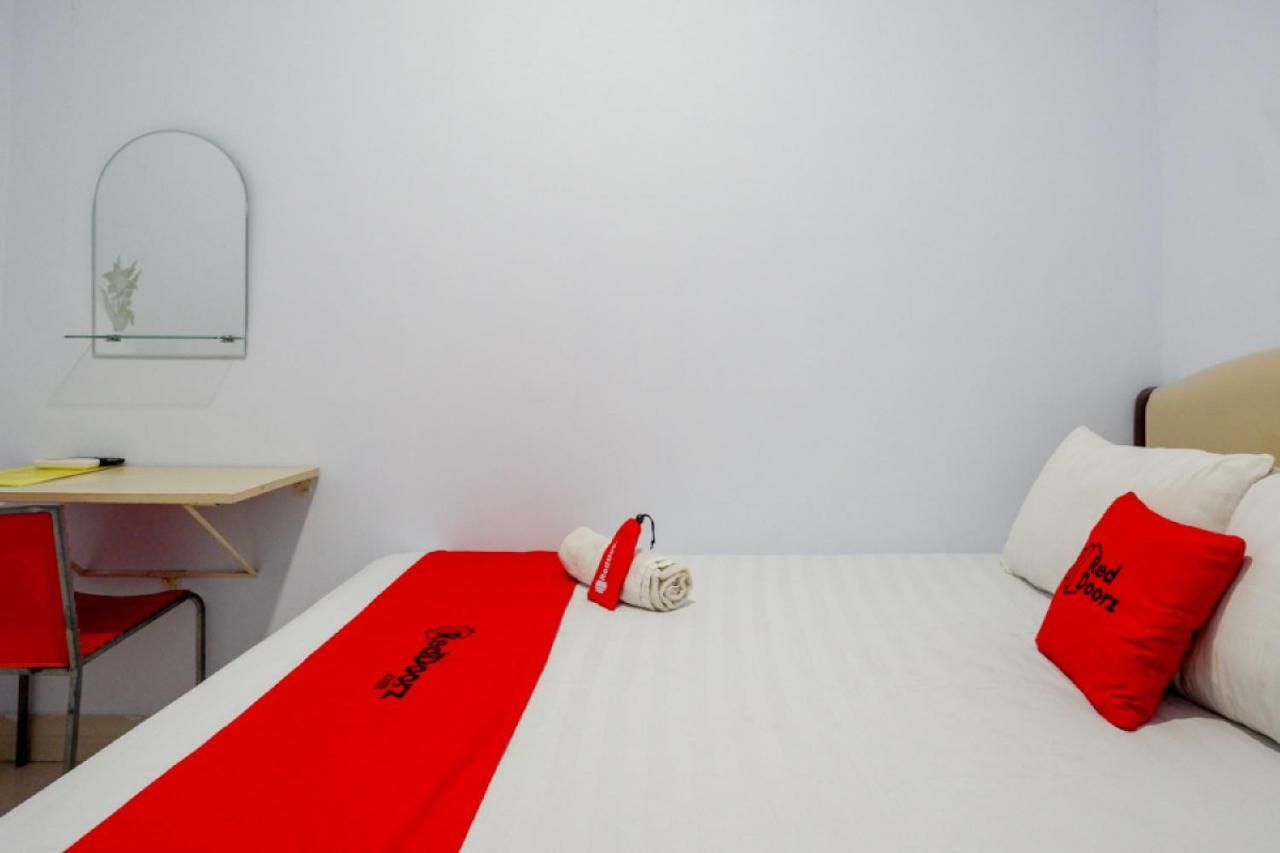Reddoorz @ Hotel Bravo Pantai Kamali Bau Bau Baubau Exteriör bild