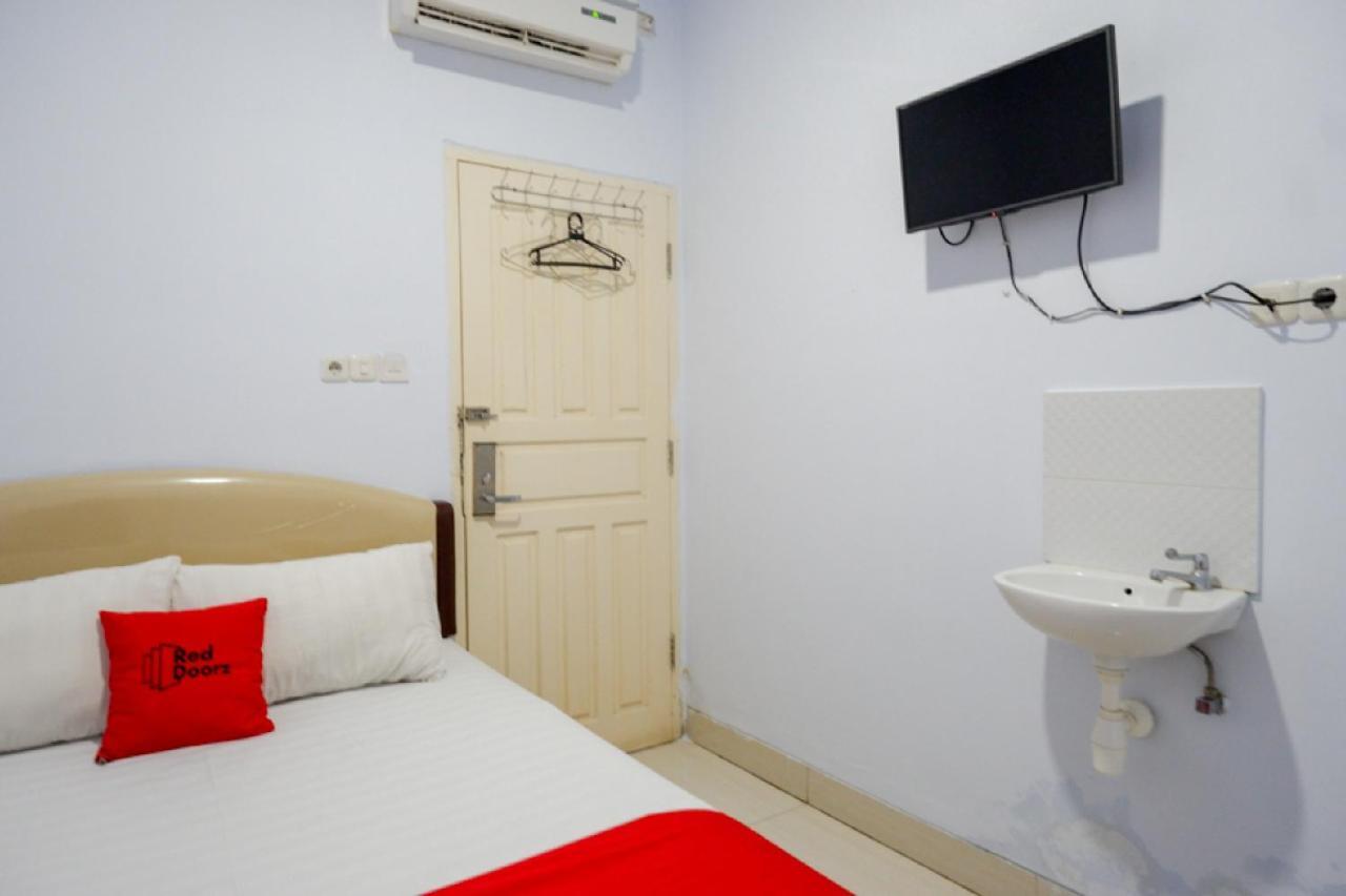 Reddoorz @ Hotel Bravo Pantai Kamali Bau Bau Baubau Exteriör bild