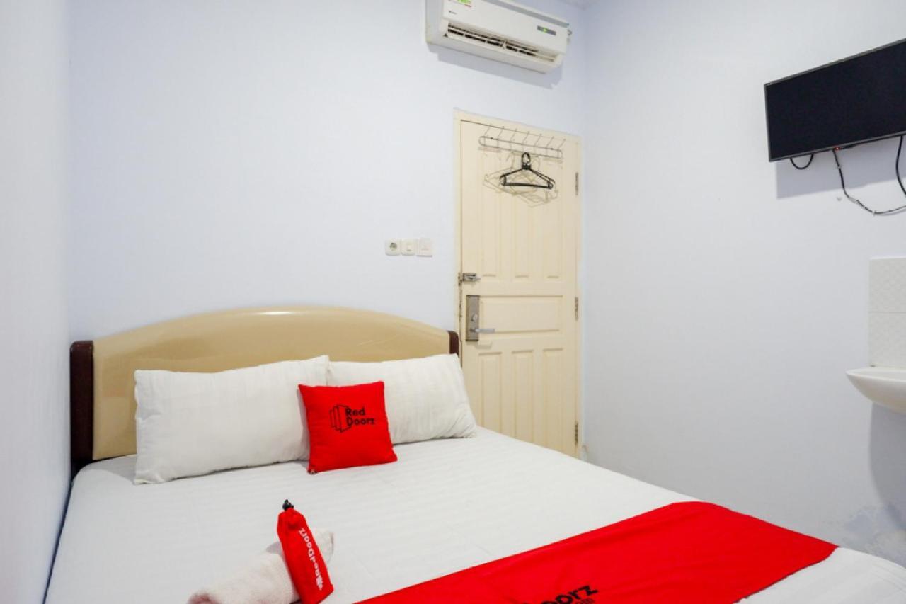 Reddoorz @ Hotel Bravo Pantai Kamali Bau Bau Baubau Exteriör bild