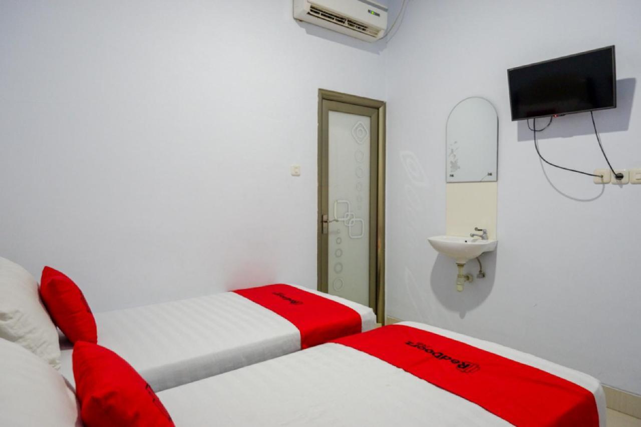 Reddoorz @ Hotel Bravo Pantai Kamali Bau Bau Baubau Exteriör bild