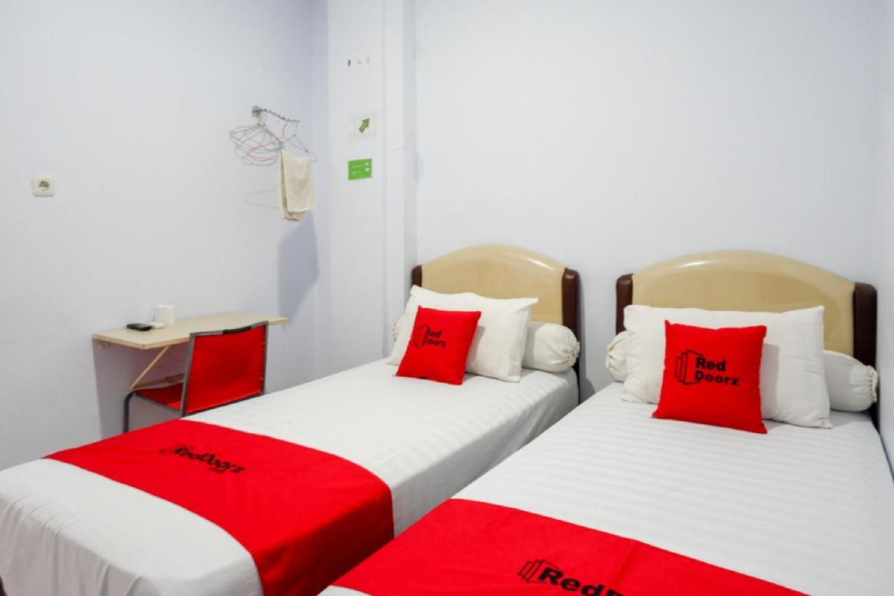 Reddoorz @ Hotel Bravo Pantai Kamali Bau Bau Baubau Exteriör bild