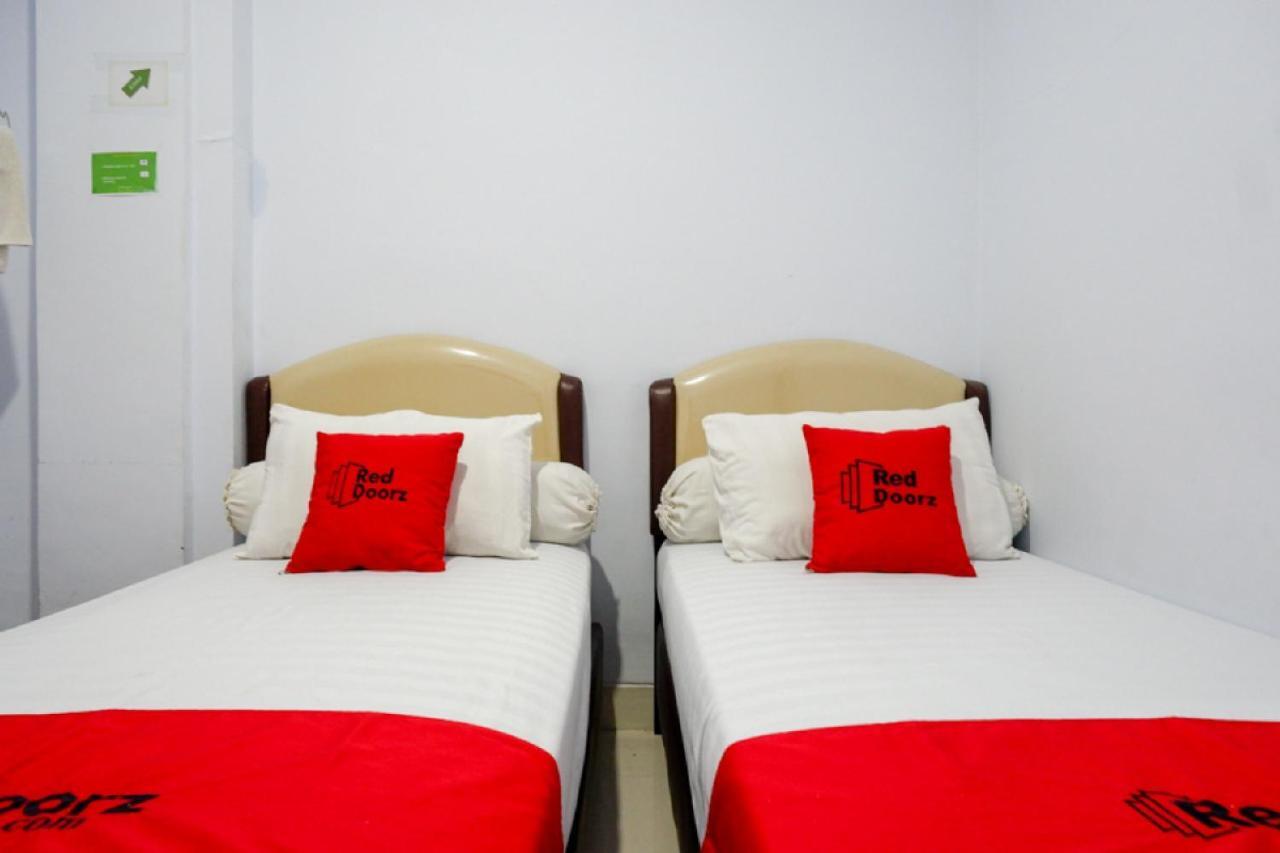 Reddoorz @ Hotel Bravo Pantai Kamali Bau Bau Baubau Exteriör bild